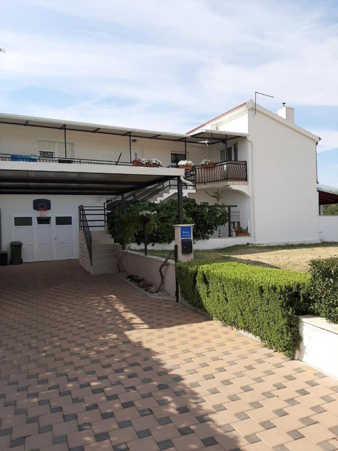 Apartment Maslina Biograd Na Moru Luaran gambar