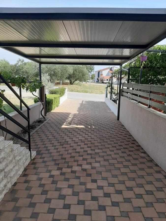 Apartment Maslina Biograd Na Moru Luaran gambar