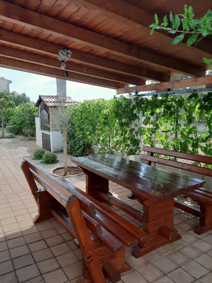 Apartment Maslina Biograd Na Moru Luaran gambar